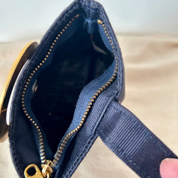 Vintagw Celine Circle Logo Pouch, a rare accessory from the 1990s. - Picture 7 of 7